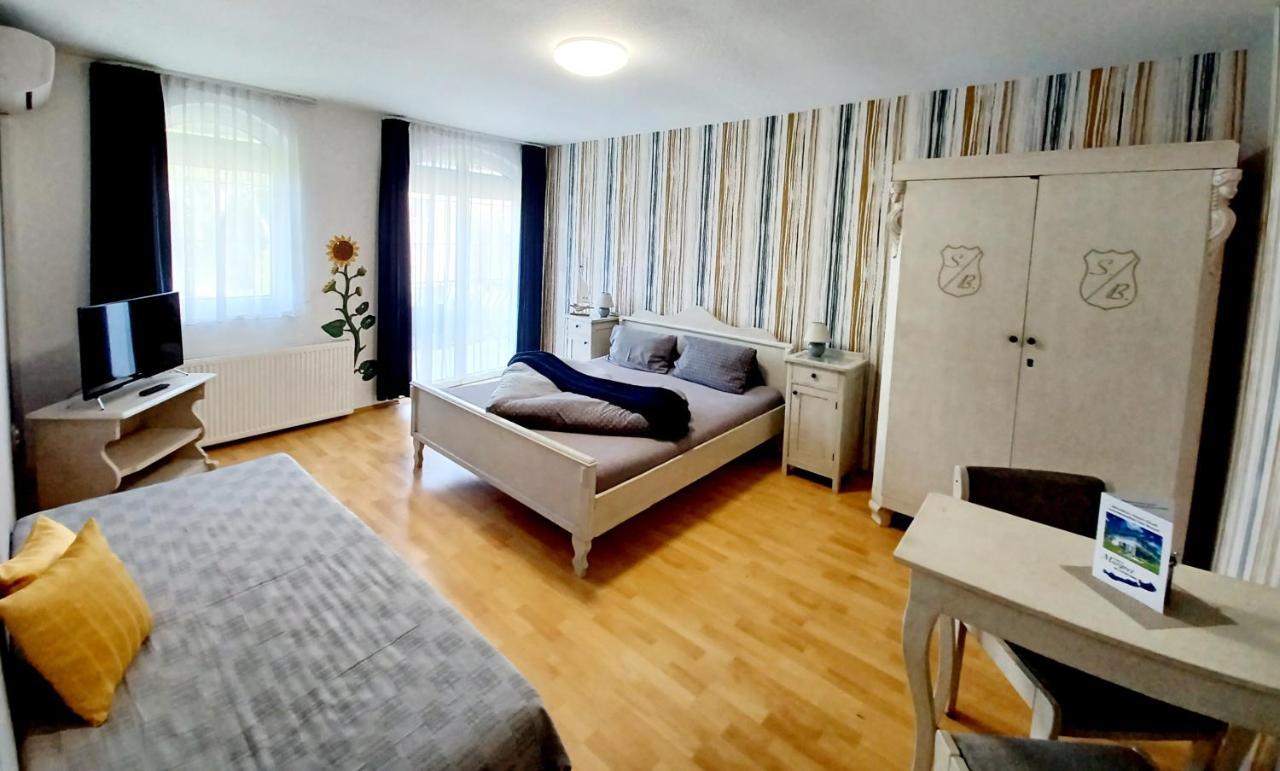 블로톤퓌레드 Margret Haus B&B 외부 사진